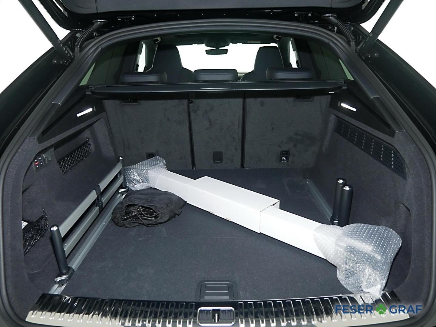 Bild über Audi RS Q8 SUV TFSI quattro 471 kW tiptronic - für weitere Informationen kontaktieren Sie den Audi Partner