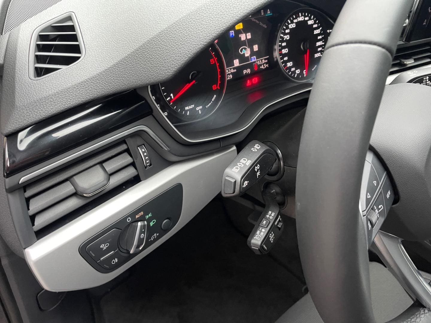 Bild über Audi A4 Limousine advanced 30 TDI S tronic - für weitere Informationen kontaktieren Sie den Audi Partner