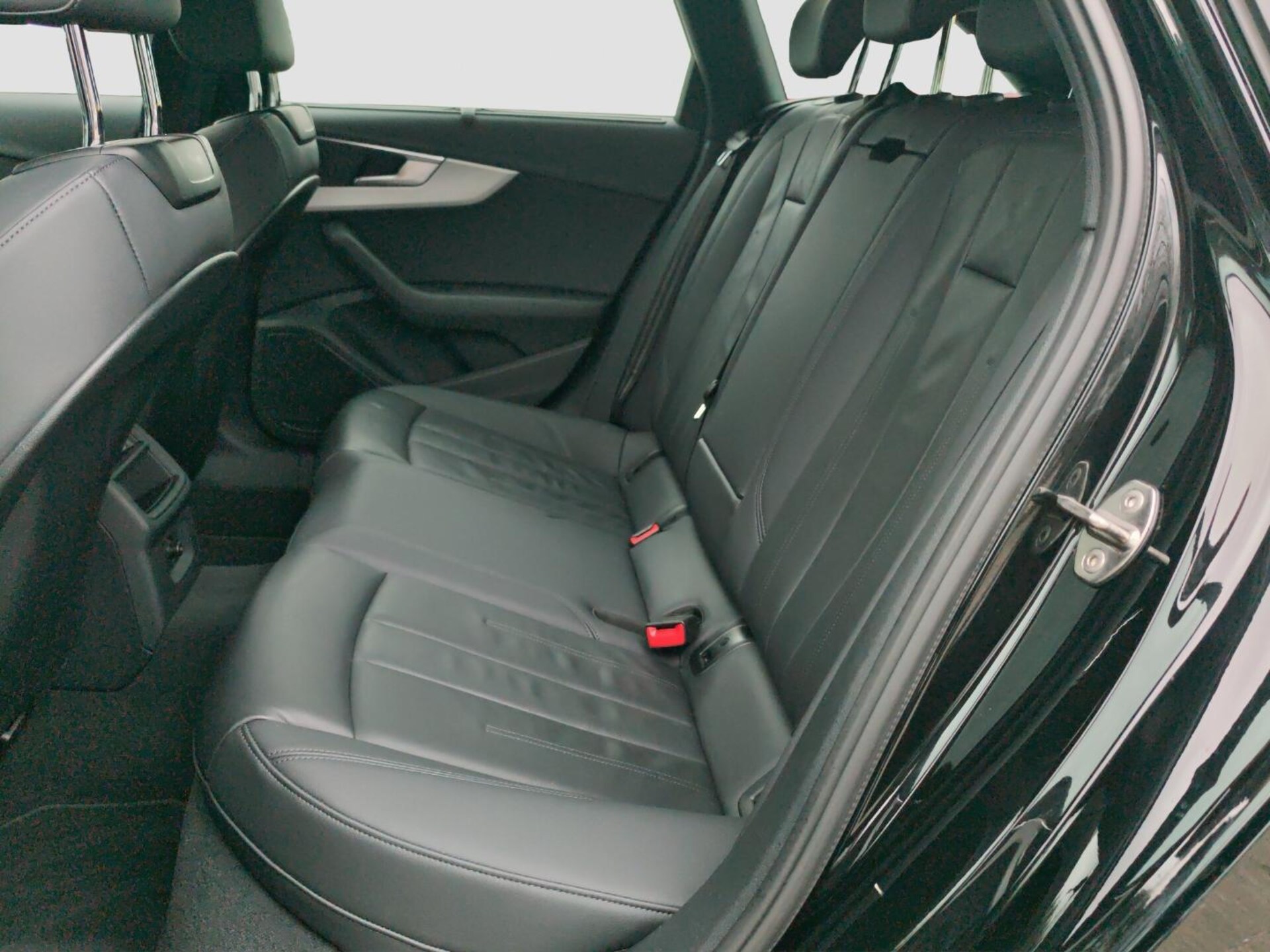 Audi A4 Avant S line