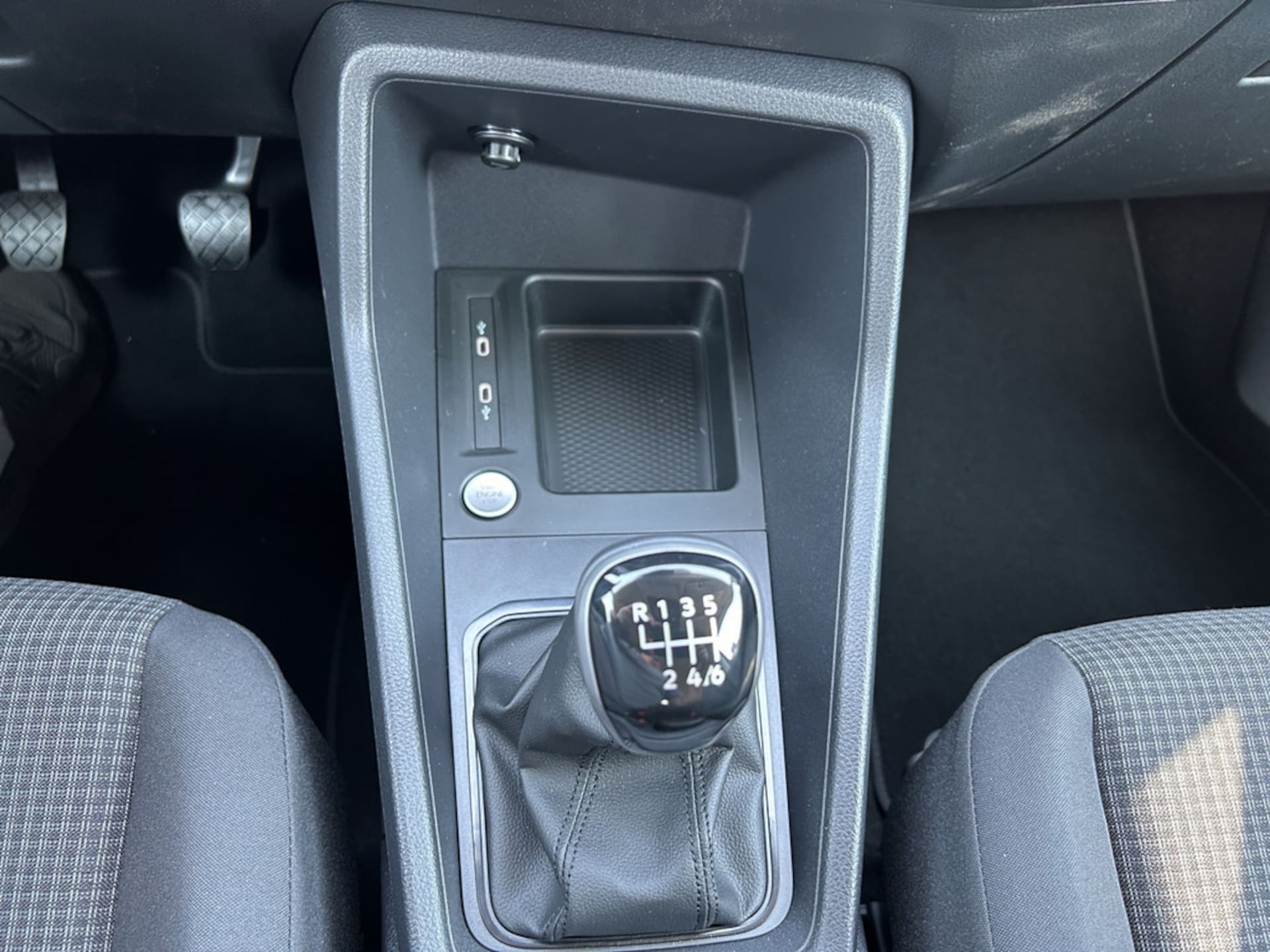 Volkswagen Caddy Basis-Modell