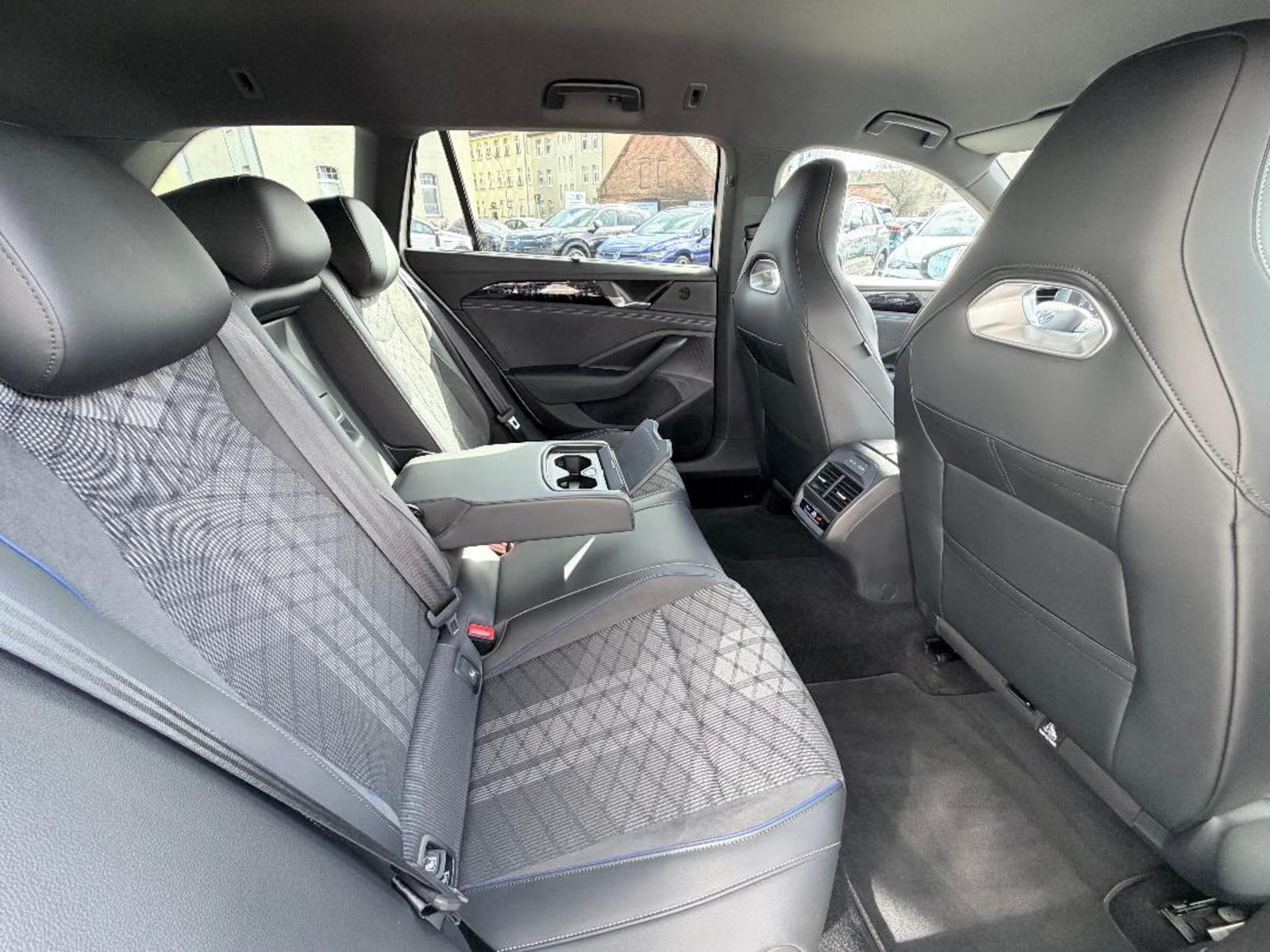 Volkswagen Passat – Bild 7