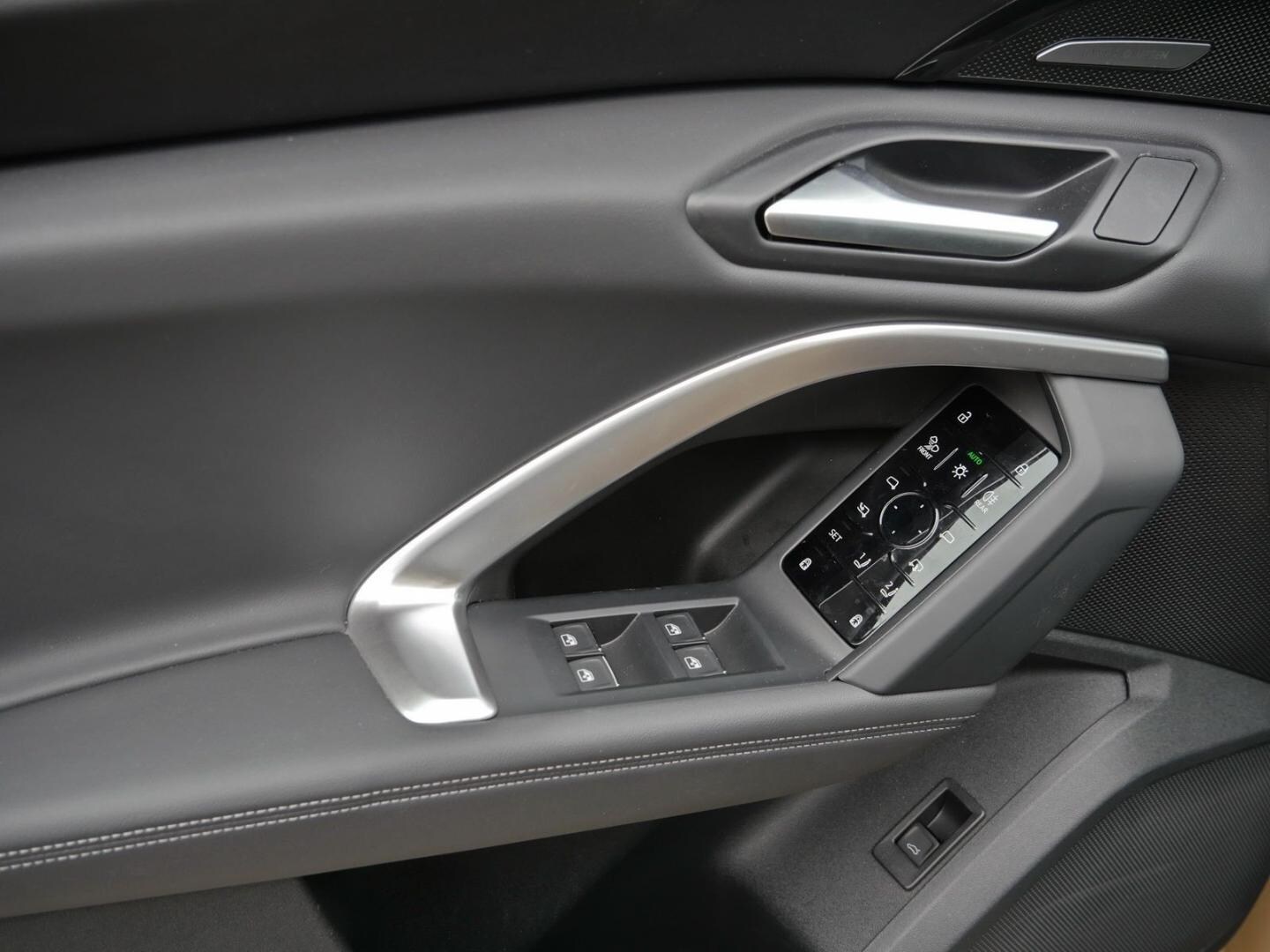 Bild über Audi Q5 SUV TFSI quattro 150 kW S tronic - für weitere Informationen kontaktieren Sie den Audi Partner