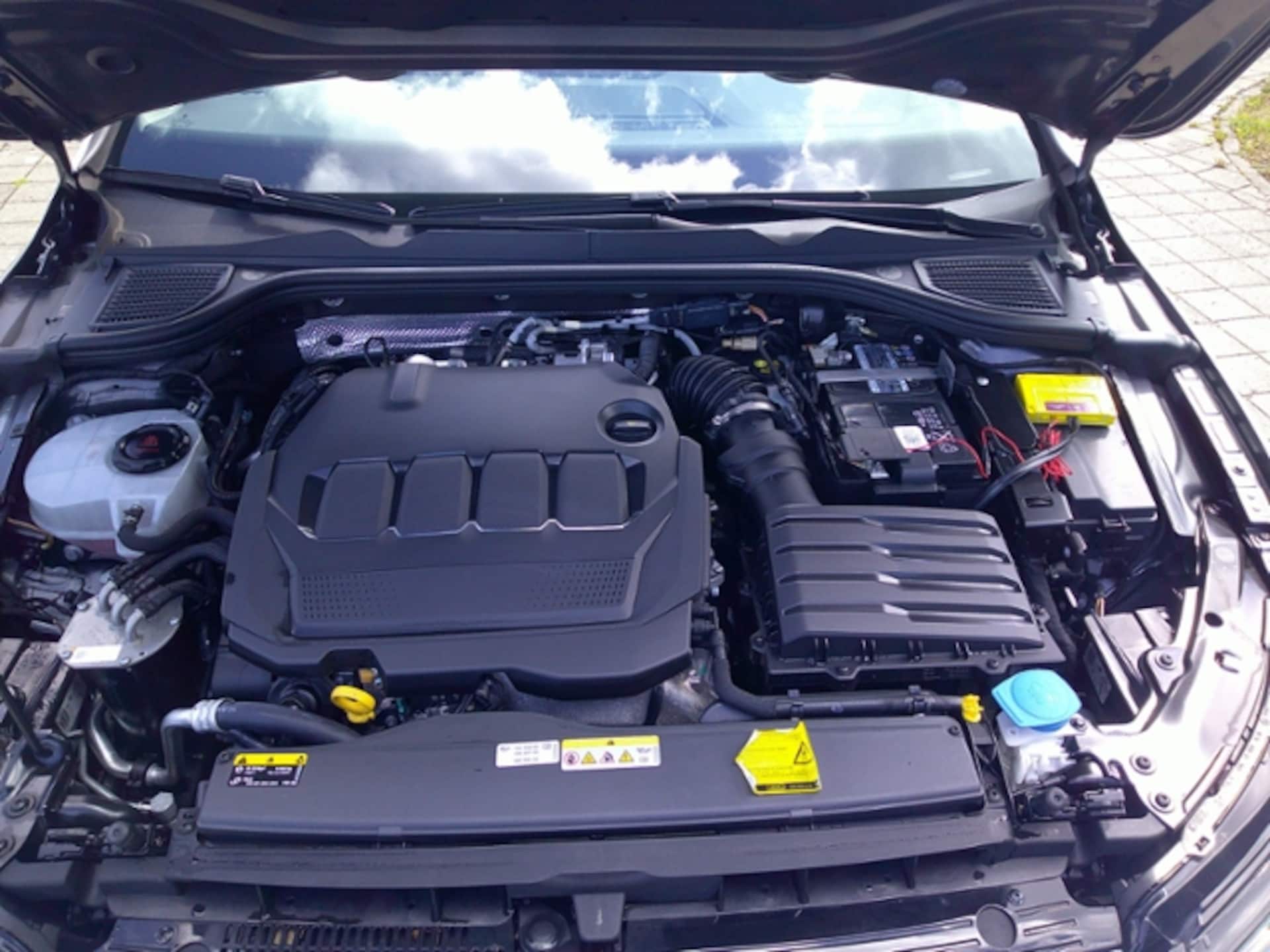 Volkswagen Golf Variant Life