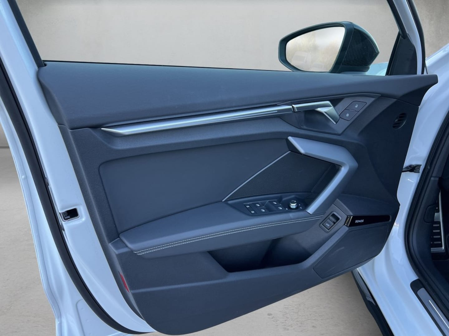 Bild über Audi S3 Limousine TFSI quattro S tronic - für weitere Informationen kontaktieren Sie den Audi Partner