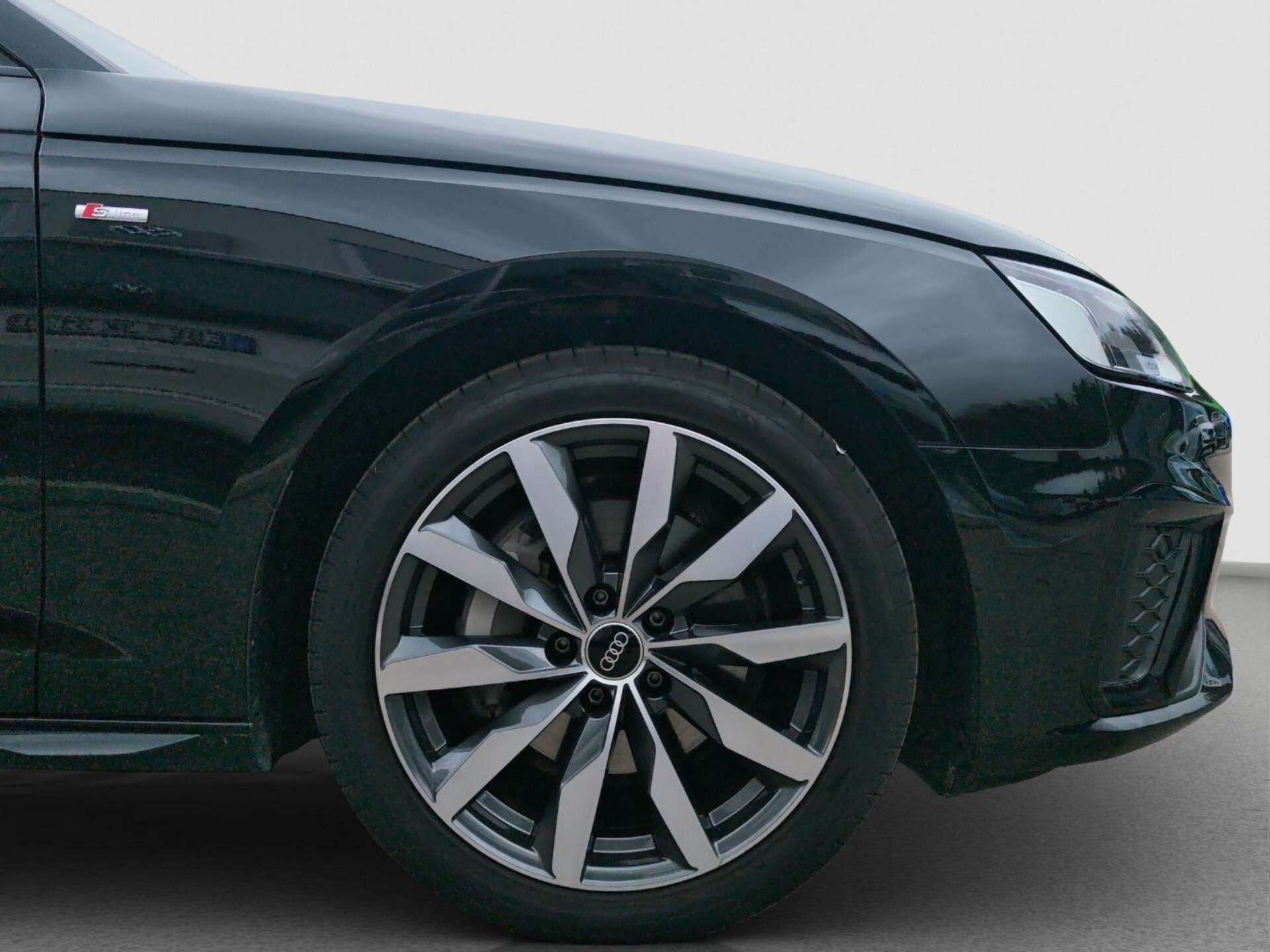 Audi A4 Avant S line