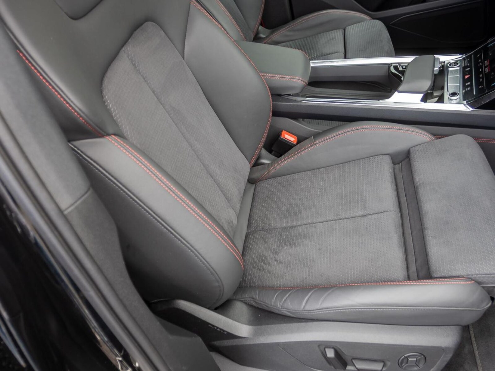 Audi Q8 e-tron – Bild 25