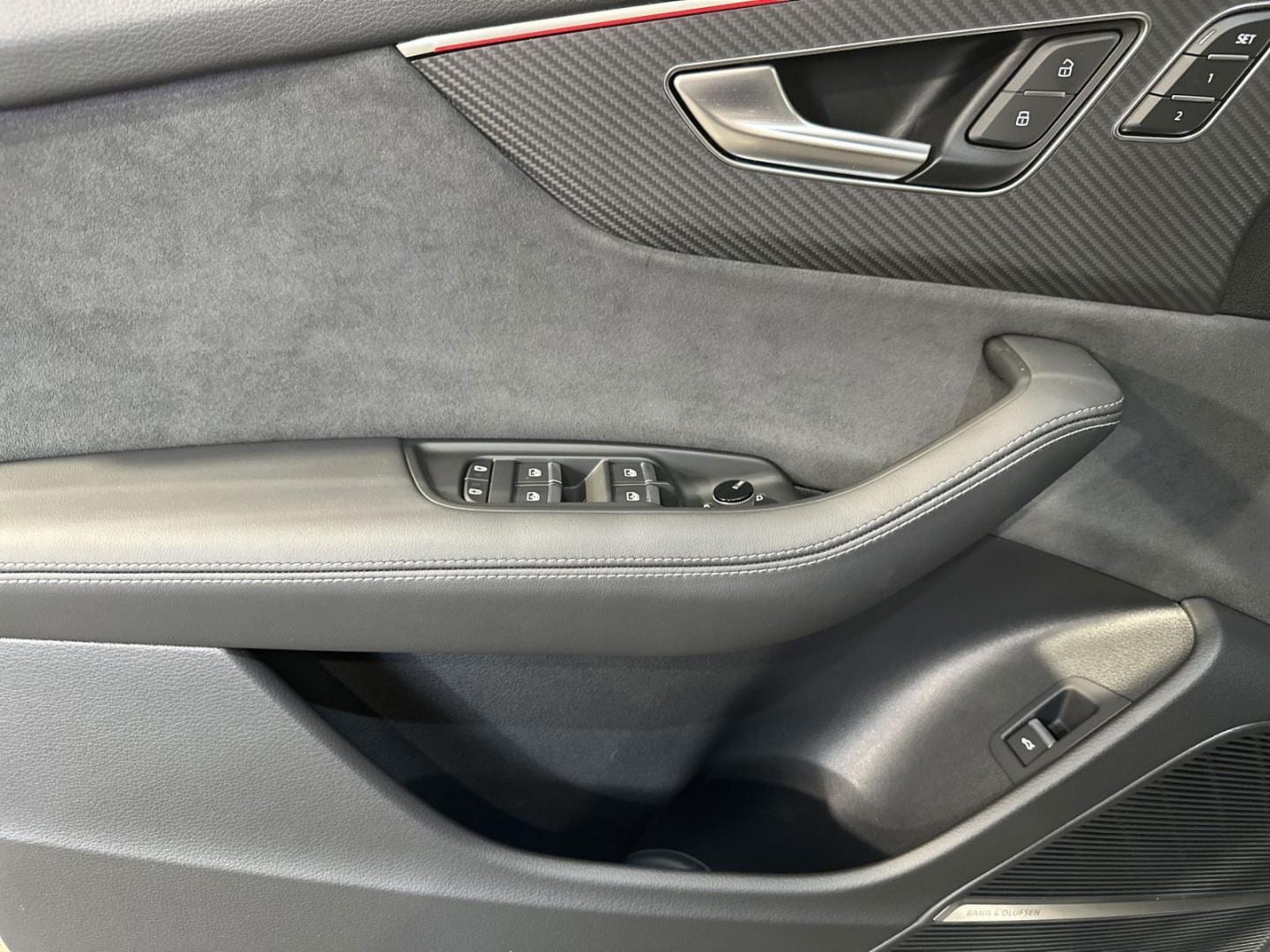 Bild über Audi Q8 SUV S line business TDI quattro 210 kW tiptronic - für weitere Informationen kontaktieren Sie den Audi Partner