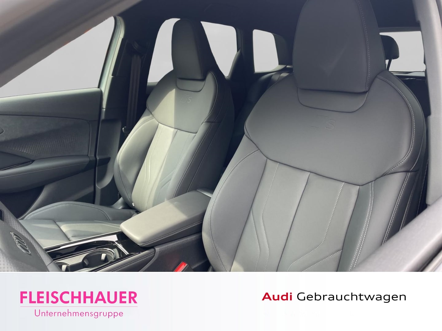 Bild über Audi Q3 SUV TFSI 110 kW S tronic - für weitere Informationen kontaktieren Sie den Audi Partner
