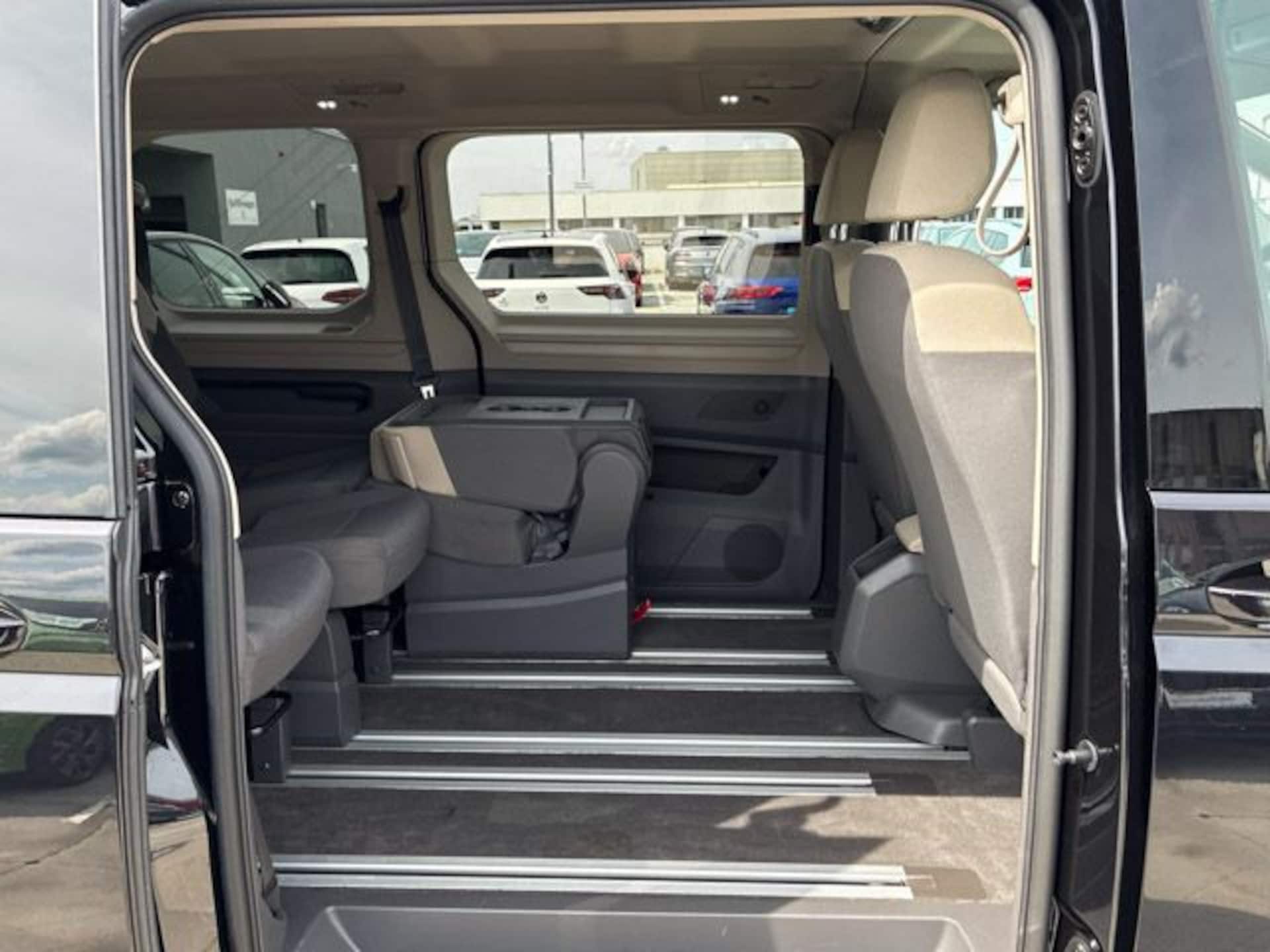 Volkswagen Multivan Basis-Modell