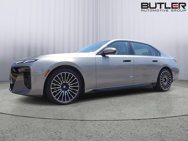 2025 BMW 740i