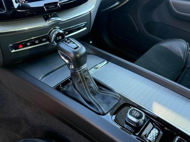 2019 Volvo XC60 12