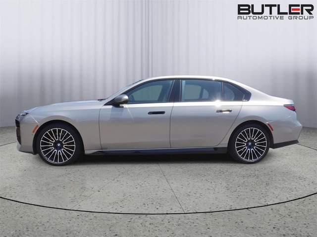2025 BMW 740i