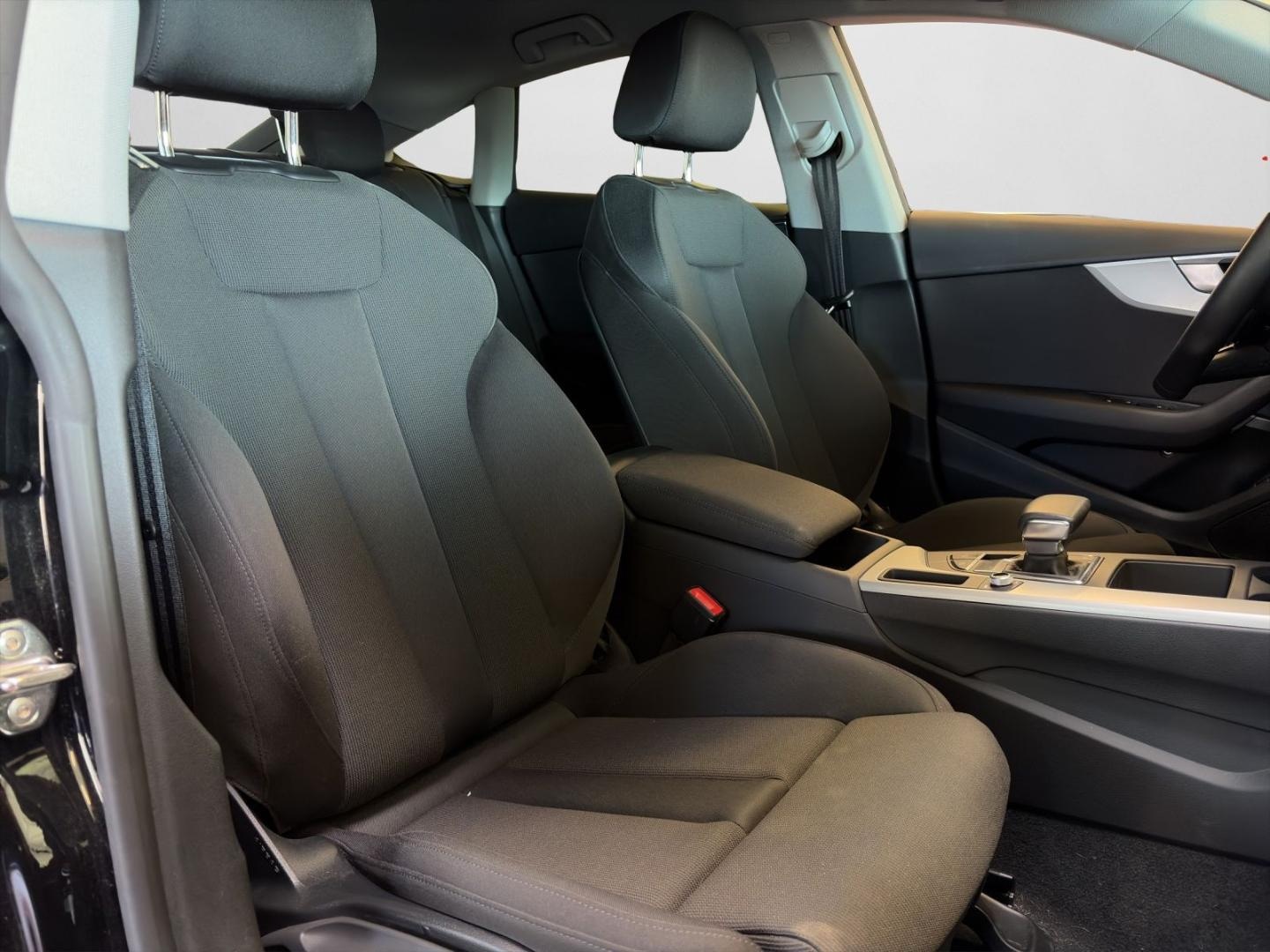 Bild über Audi A5 Sportback S line business 40 TFSI quattro S tronic - für weitere Informationen kontaktieren Sie den Audi Partner