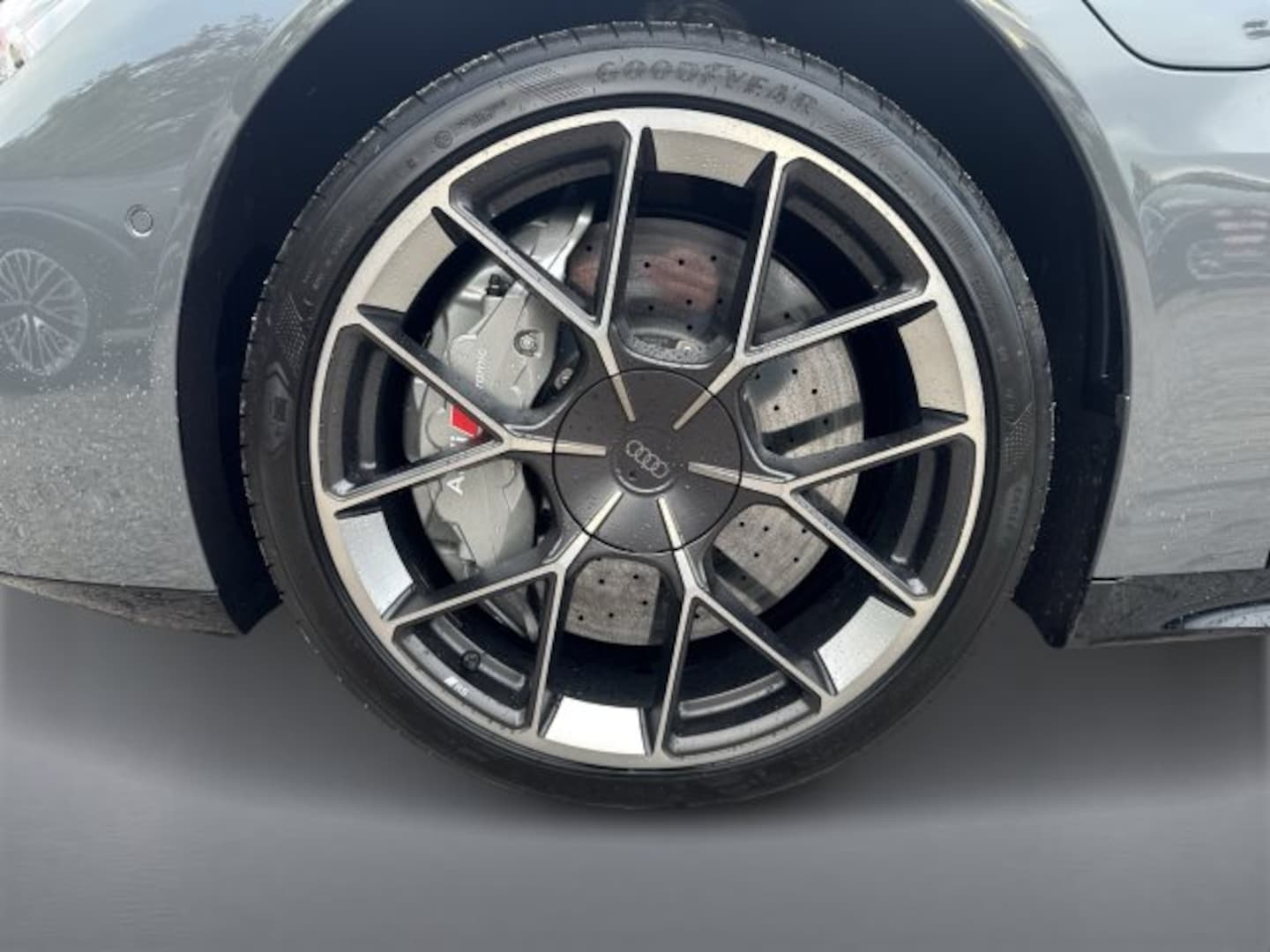 Bild über Audi RS e-tron GT performance e-tron quattro - für weitere Informationen kontaktieren Sie den Audi Partner