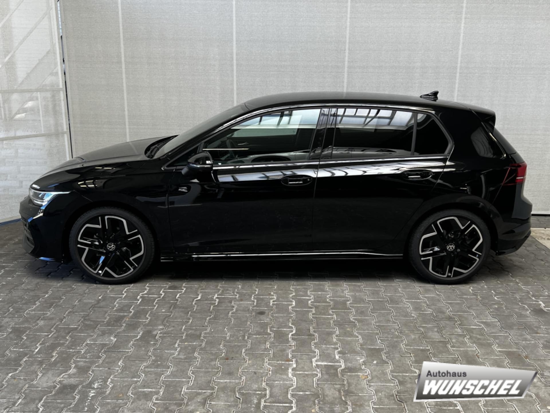 Volkswagen Golf R-Line