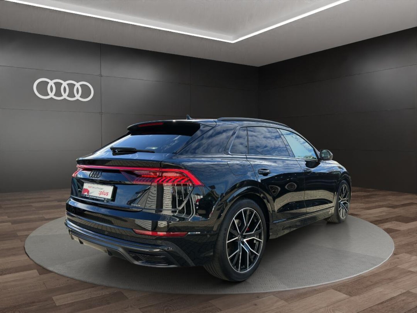 Bild über Audi Q8 competition plus 50 TDI quattro tiptronic - für weitere Informationen kontaktieren Sie den Audi Partner