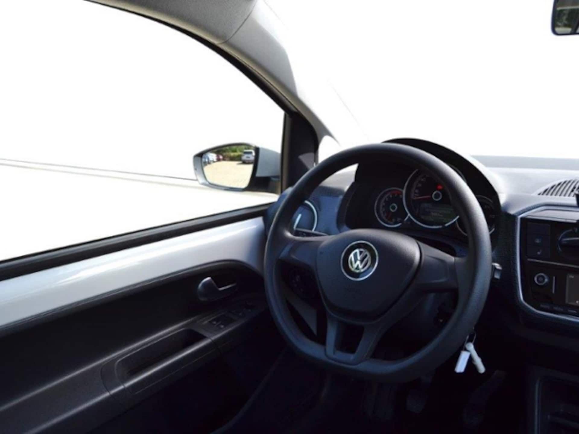 Volkswagen up! move up!