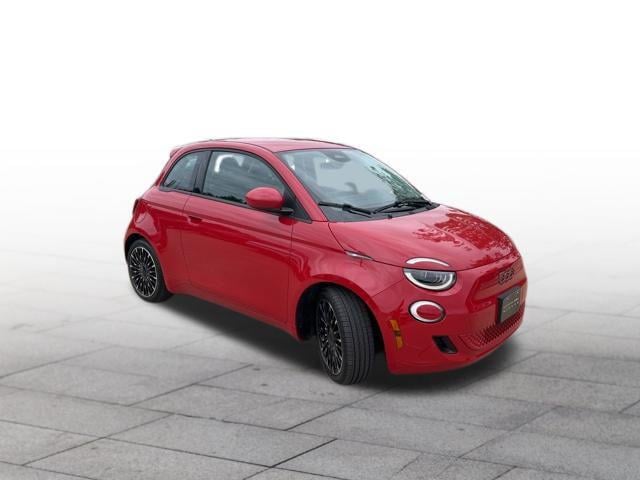 2024 FIAT 500e -'s photo