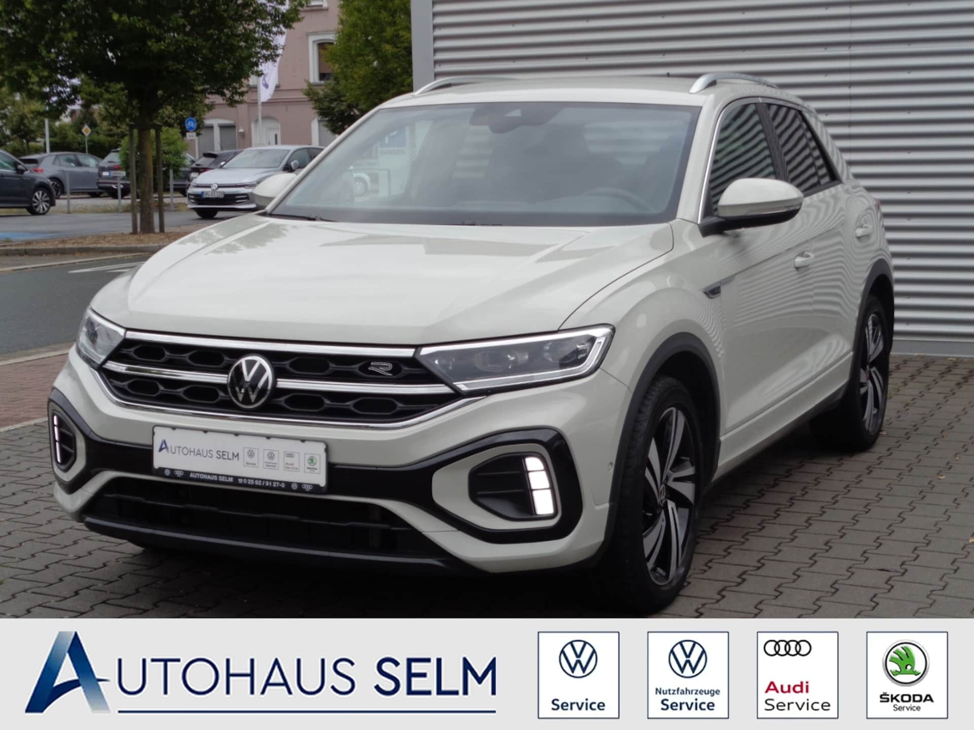 Volkswagen T-Roc 2022 — R-Line AHK-abnehmbar Navi LED ACC El. Heckklappe Digitales Cockpit