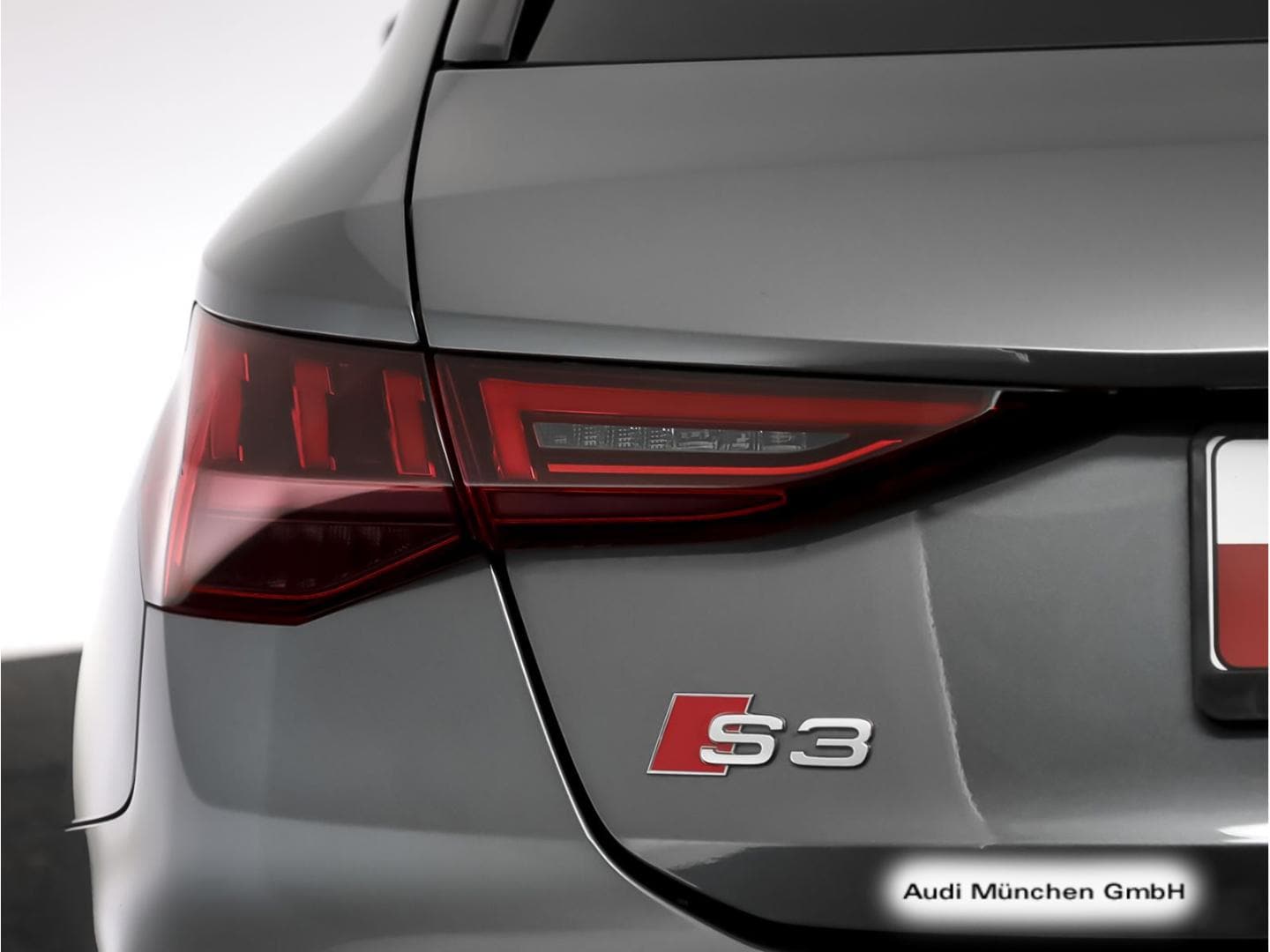 Bild über Audi S3 Sportback TFSI quattro S tronic - für weitere Informationen kontaktieren Sie den Audi Partner
