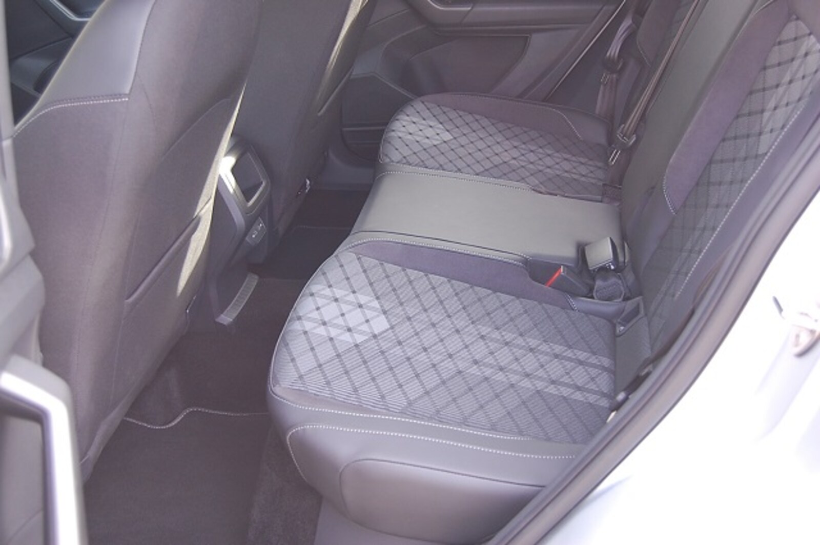 Volkswagen T-Cross – Bild 8
