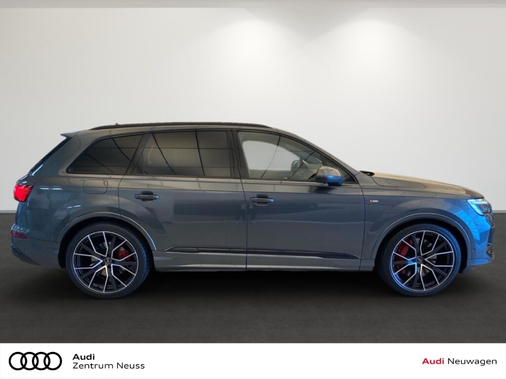 Image about Audi Q7 SUV TFSI e S line 55 TFSI e quattro tiptronic