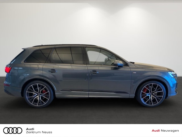 Image about Audi Q7 SUV TFSI e S line 55 TFSI e quattro tiptronic