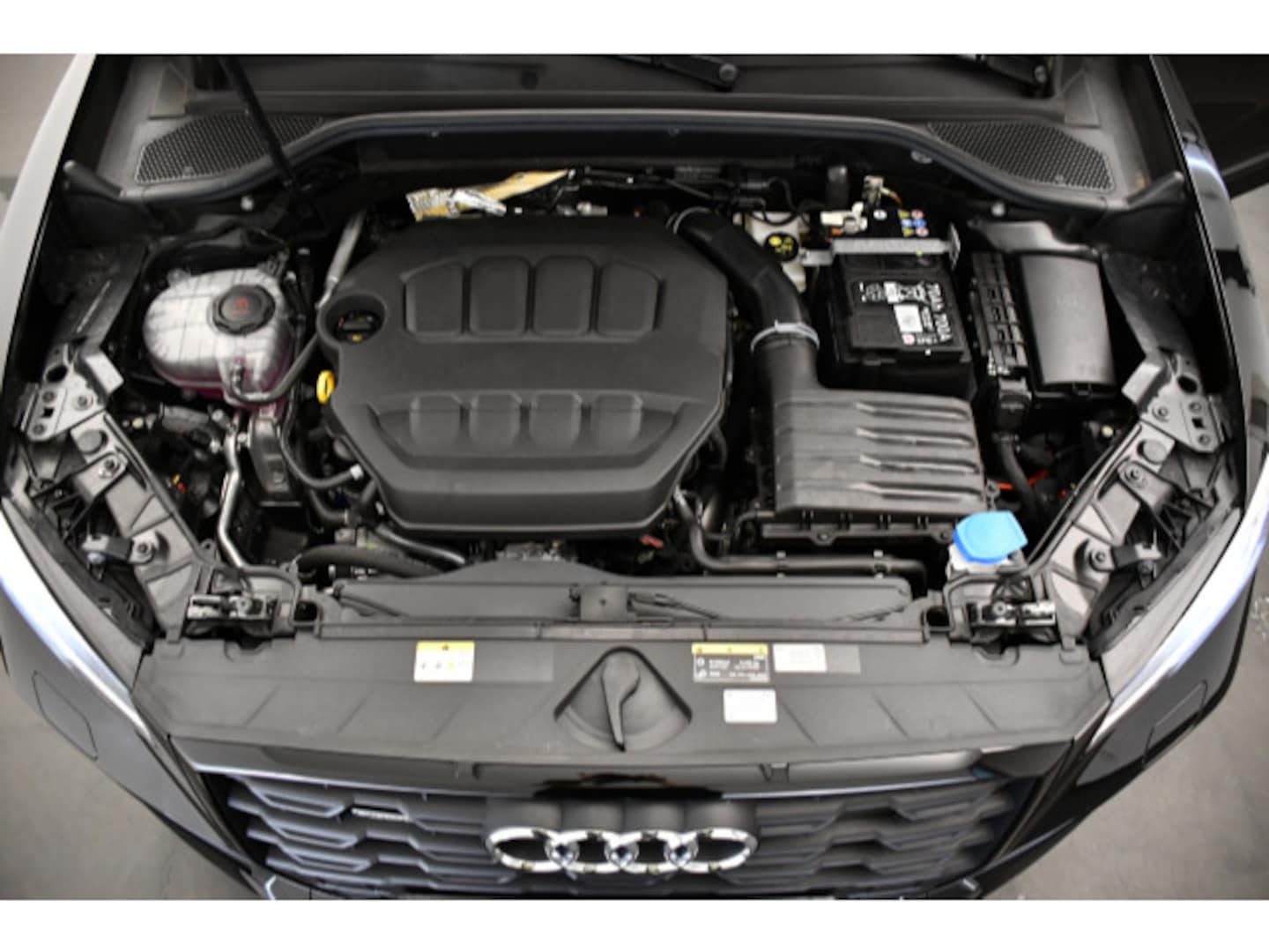 Bild über Audi Q2 S line 40 TFSI quattro S tronic - für weitere Informationen kontaktieren Sie den Audi Partner