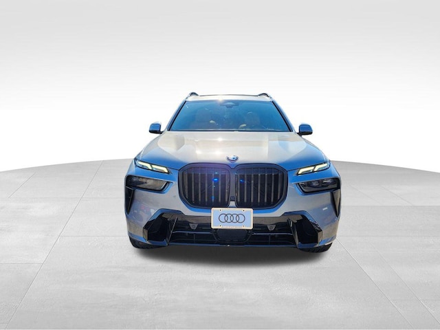 2023 BMW X7