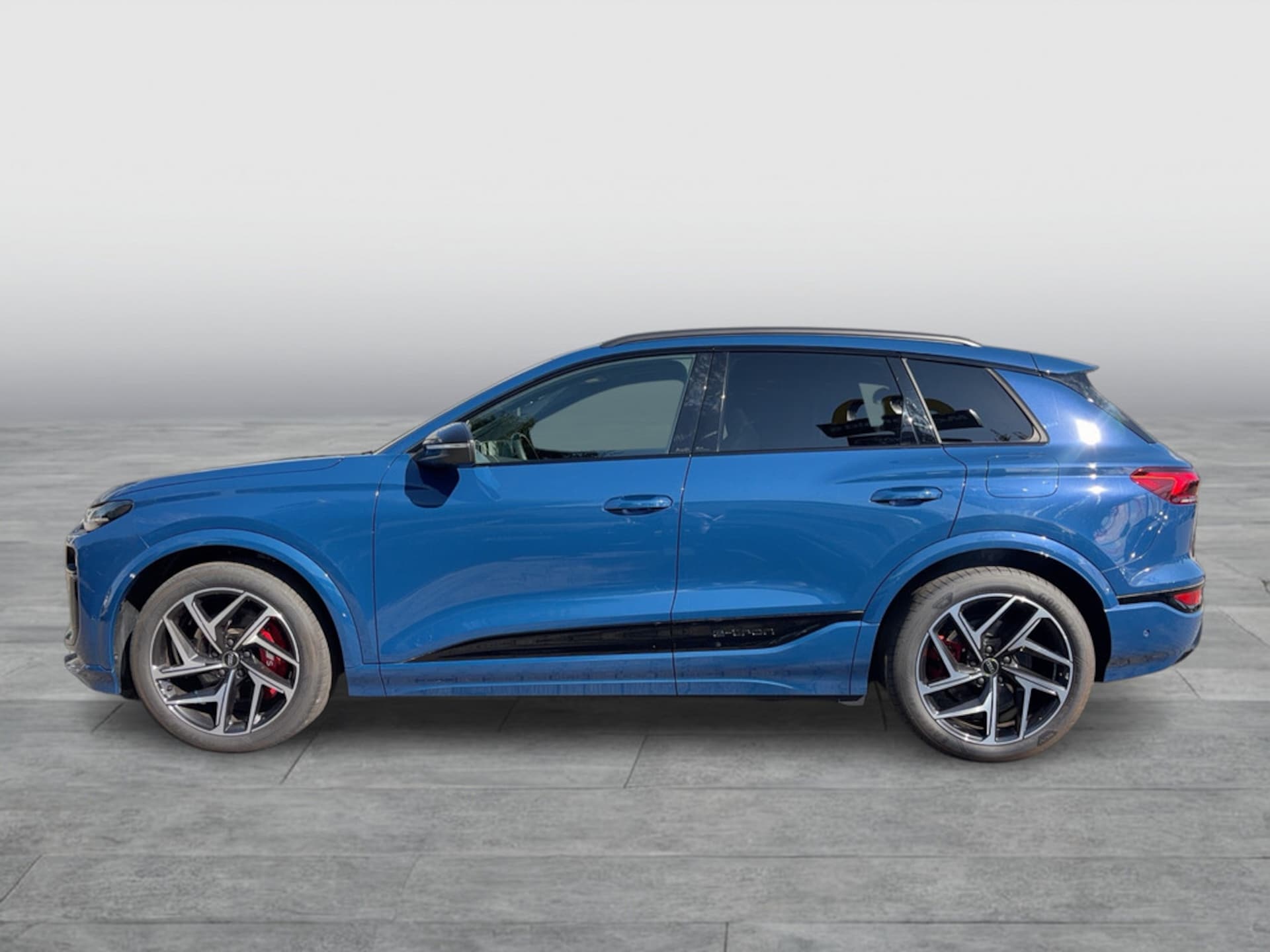 Audi SQ6 SUV e-tron