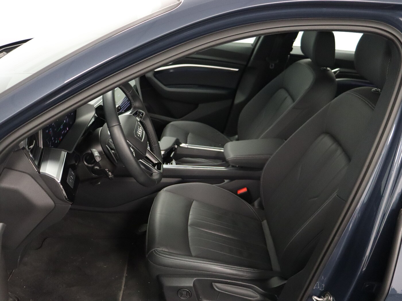 Image about Audi Q8 e-tron S line 55 e-tron quattro