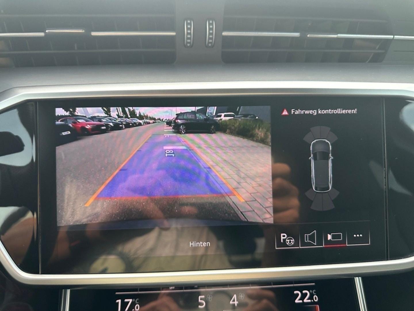 Bild über Audi S6 Avant TDI quattro tiptronic - für weitere Informationen kontaktieren Sie den Audi Partner