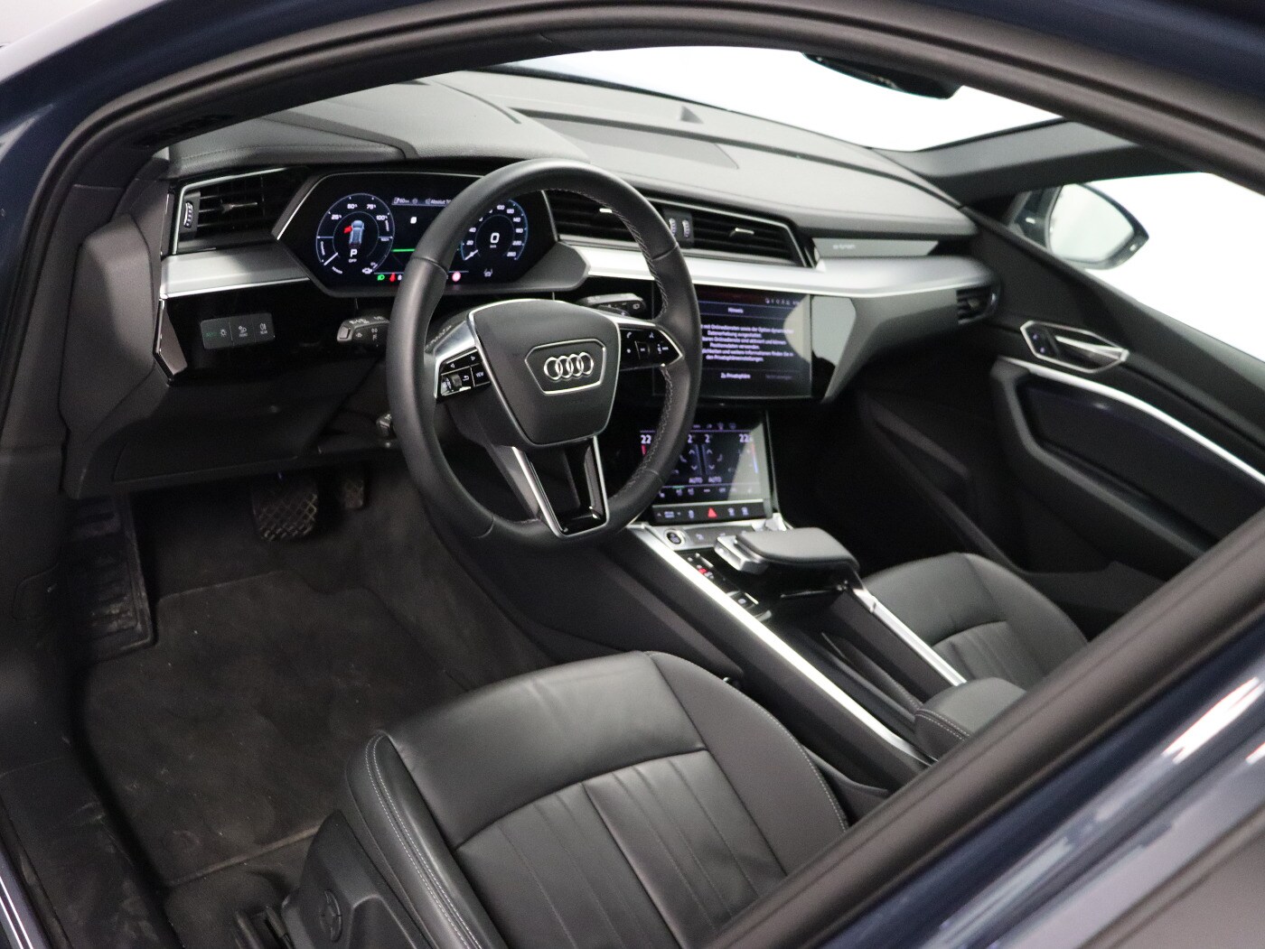 Image about Audi Q8 e-tron S line 55 e-tron quattro