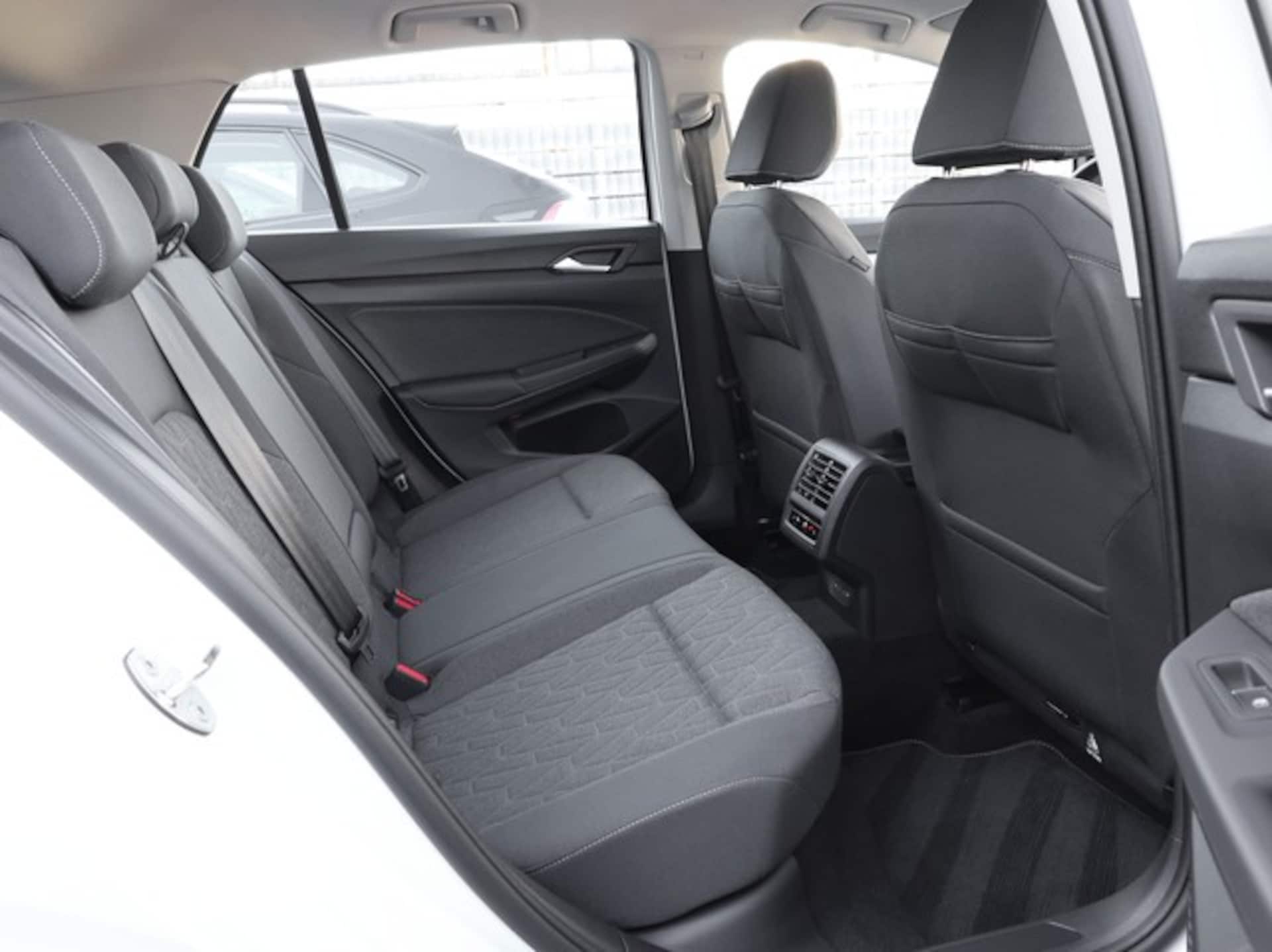 Volkswagen Golf Life