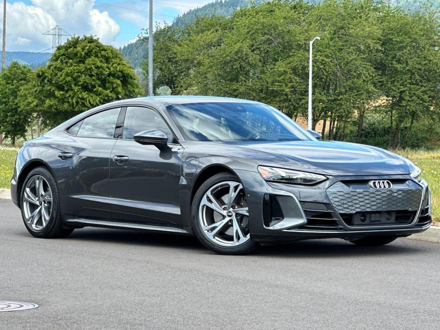 2023 Audi e-tron GT Prestige quattro's photo