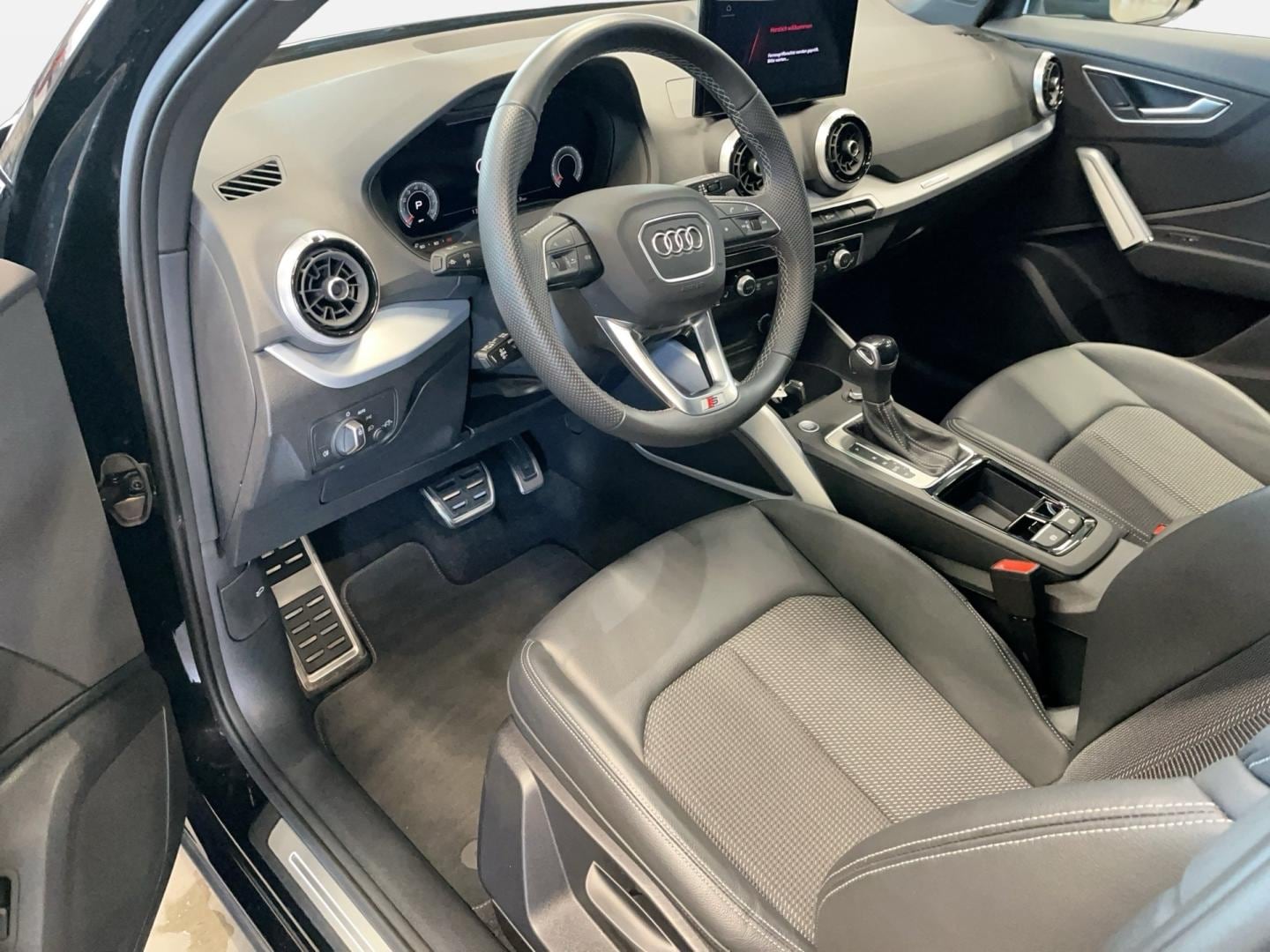 Bild über Audi Q2 advanced 35 TFSI S tronic - für weitere Informationen kontaktieren Sie den Audi Partner