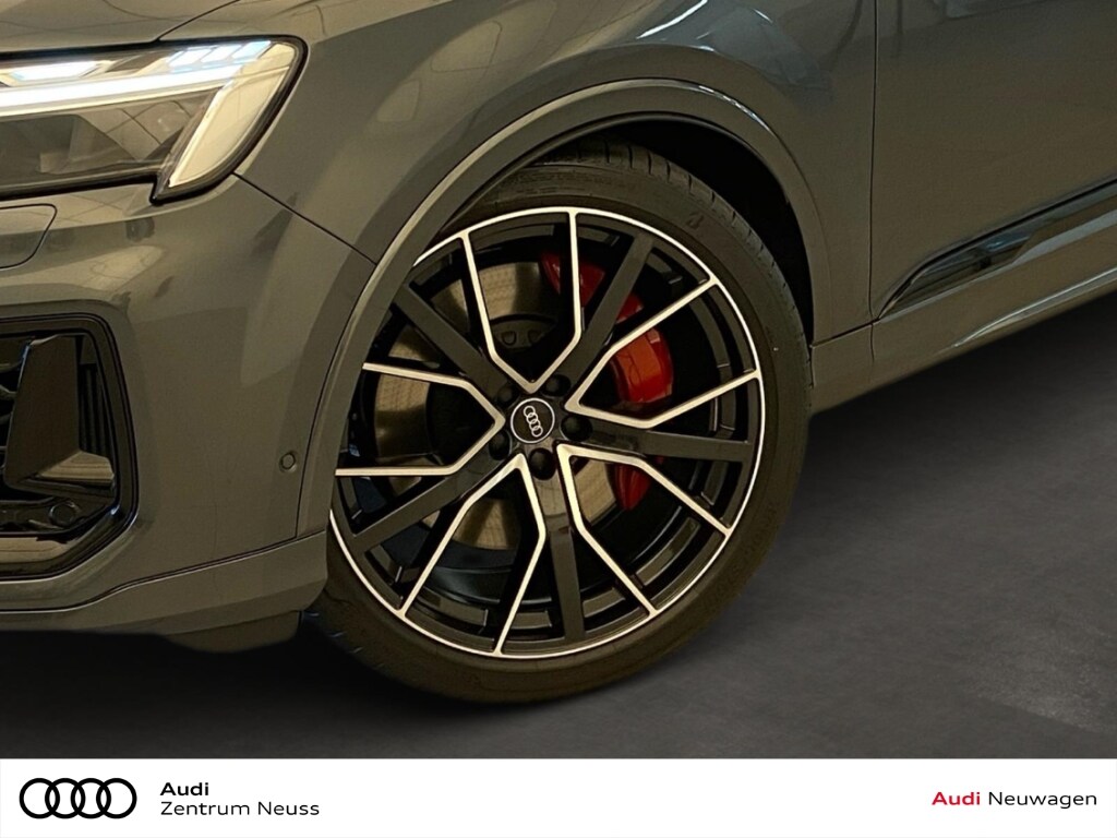 Image about Audi Q7 SUV TFSI e S line 55 TFSI e quattro tiptronic