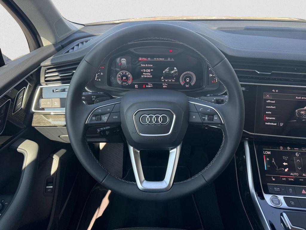 2025 Audi Q7 Premium - Photo 11