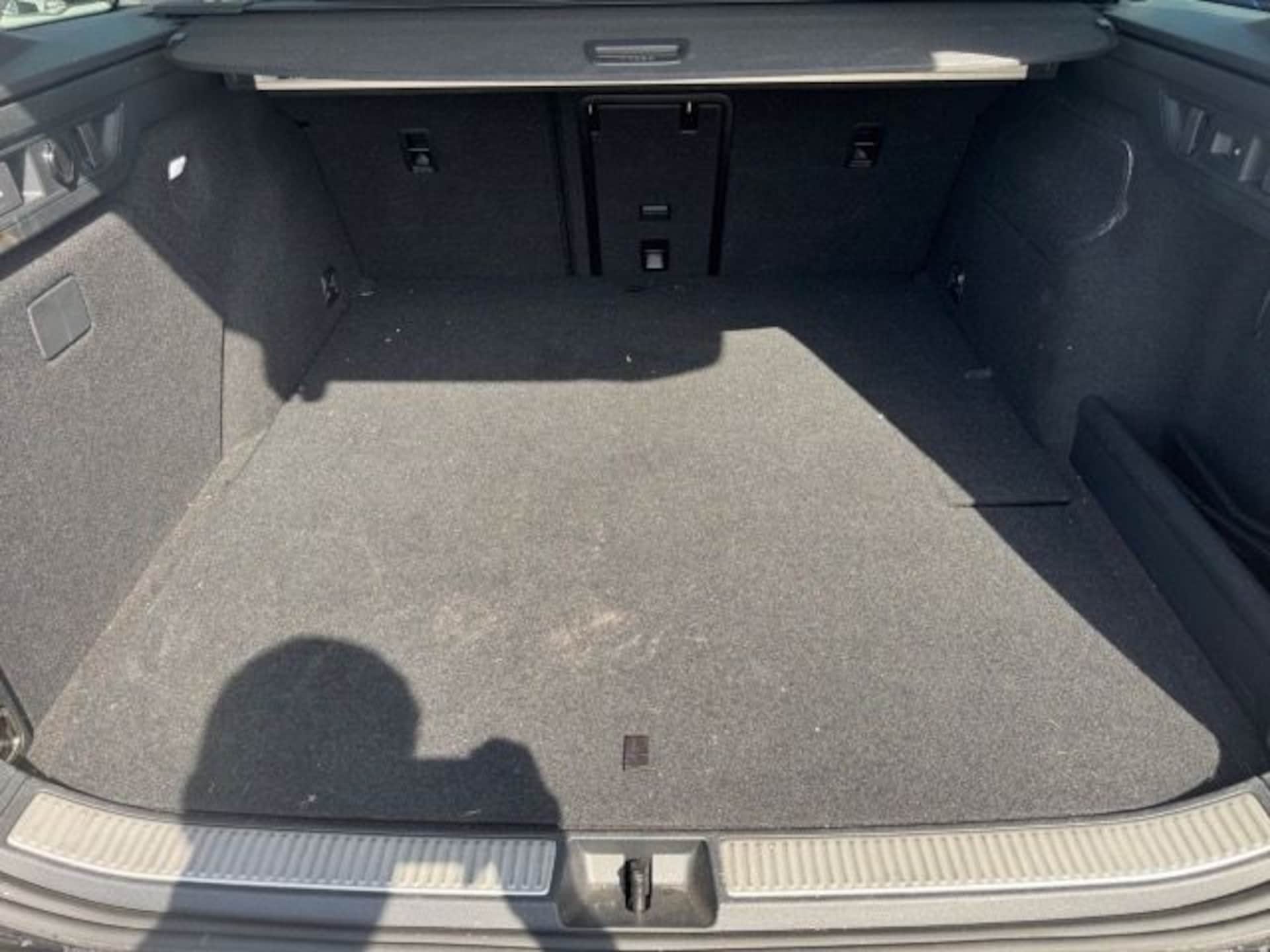 Volkswagen Golf Variant R