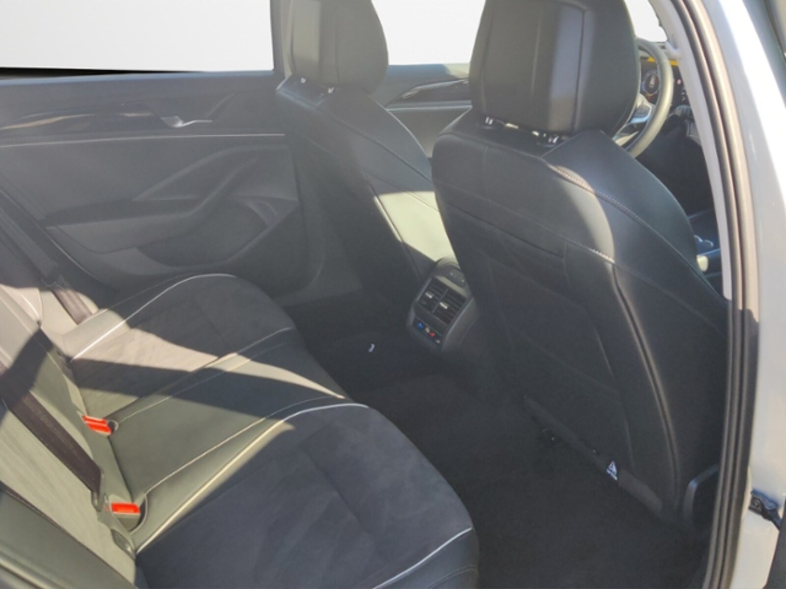 Volkswagen Passat – Bild 11