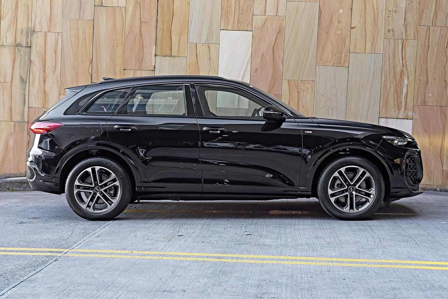 Image about Audi Q5 SUV TFSI 150 kW