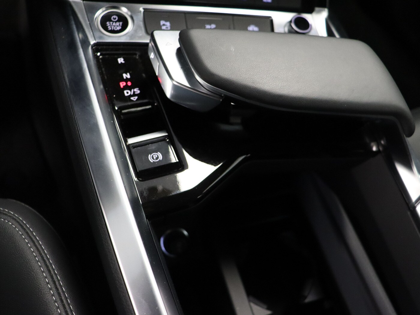 Image about Audi Q8 e-tron S line 55 e-tron quattro