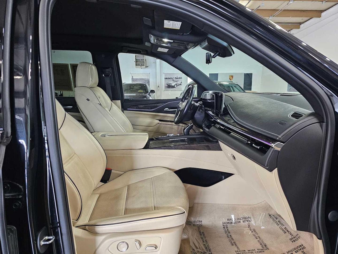2023 Cadillac Escalade Premium Luxury - Photo 10