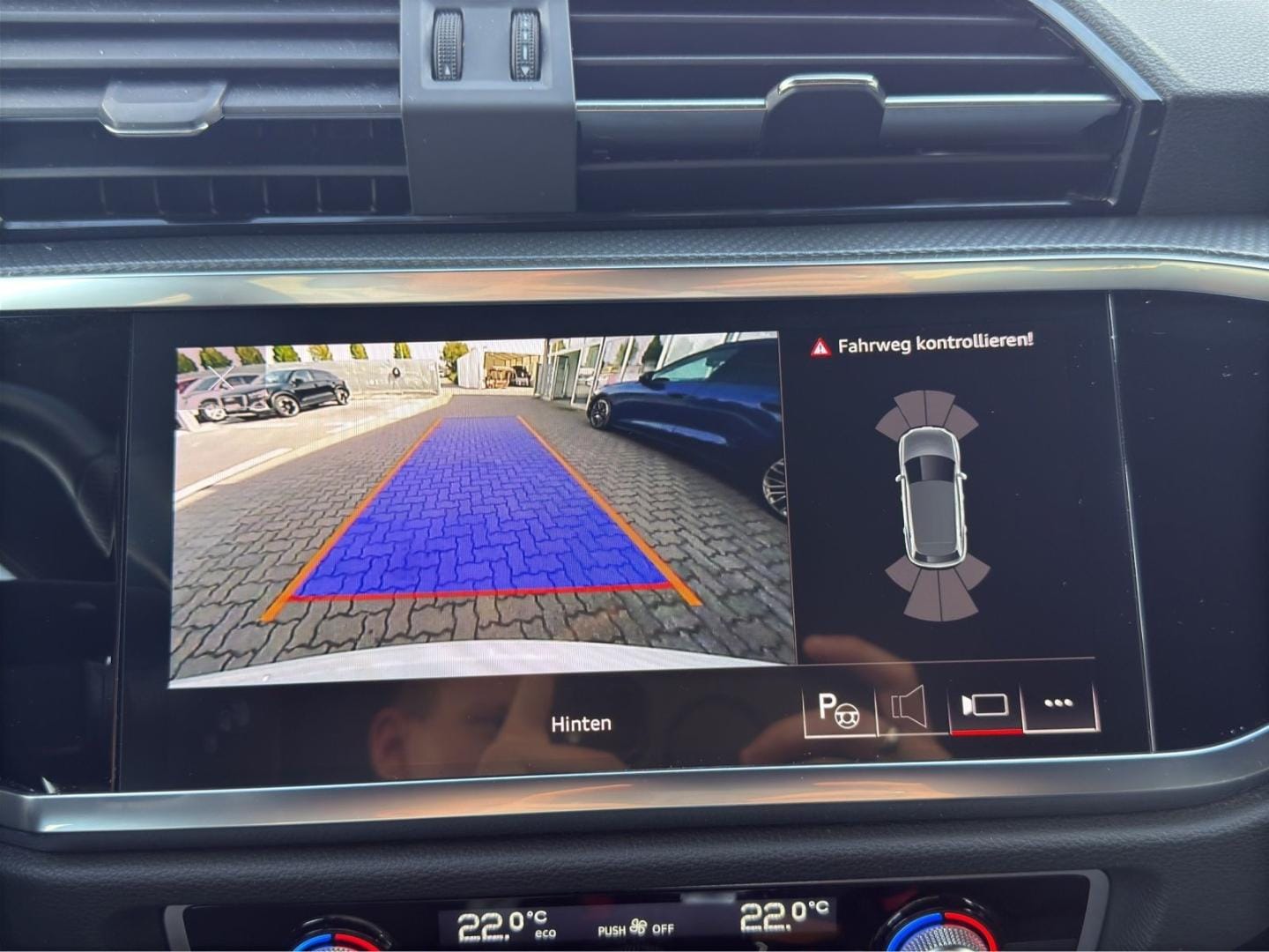 Bild über Audi Q3 S line 35 TFSI S tronic - für weitere Informationen kontaktieren Sie den Audi Partner