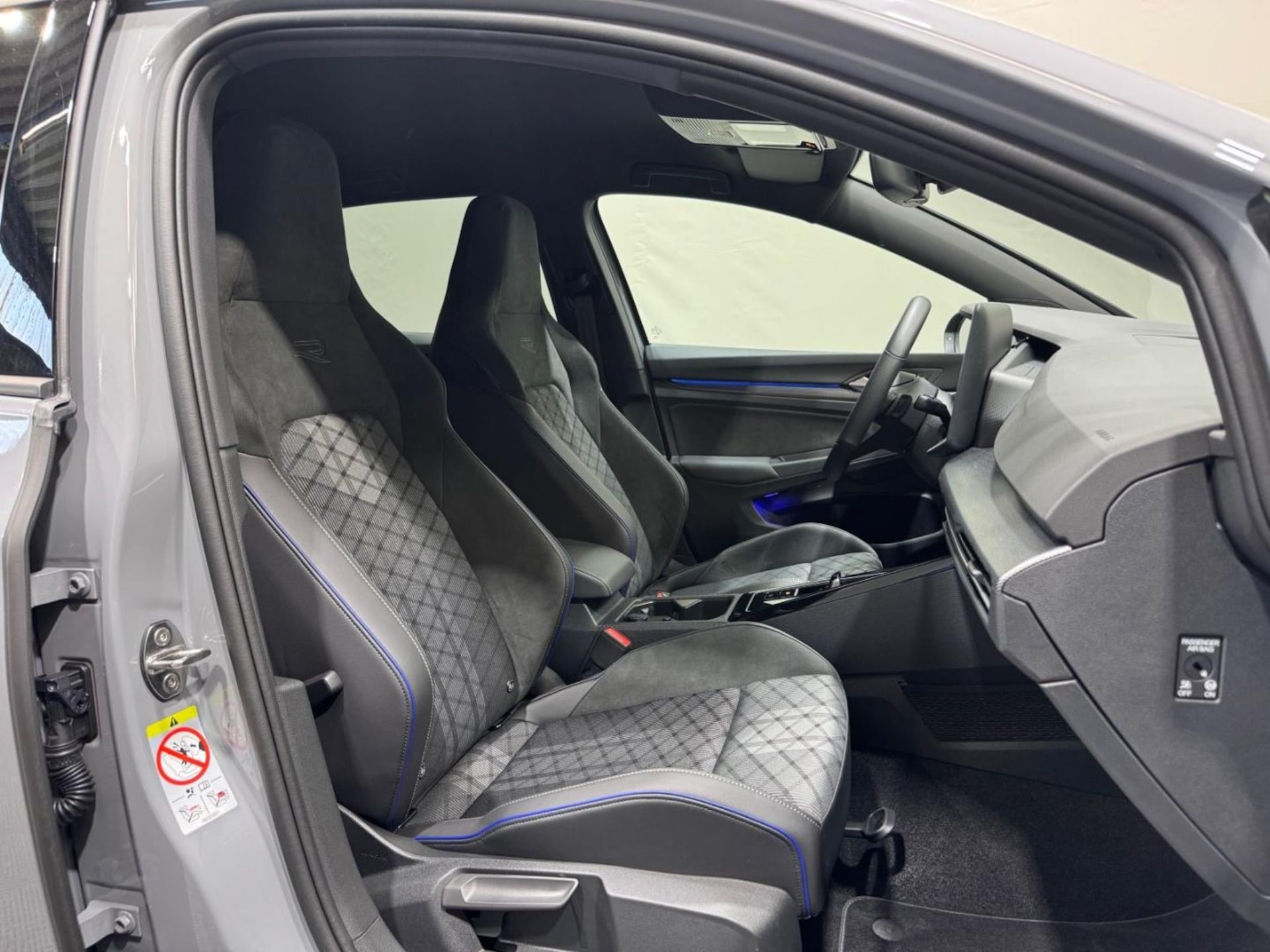 Volkswagen Golf R-Line