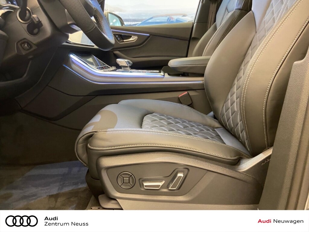 Image about Audi Q7 SUV TFSI e S line 55 TFSI e quattro tiptronic