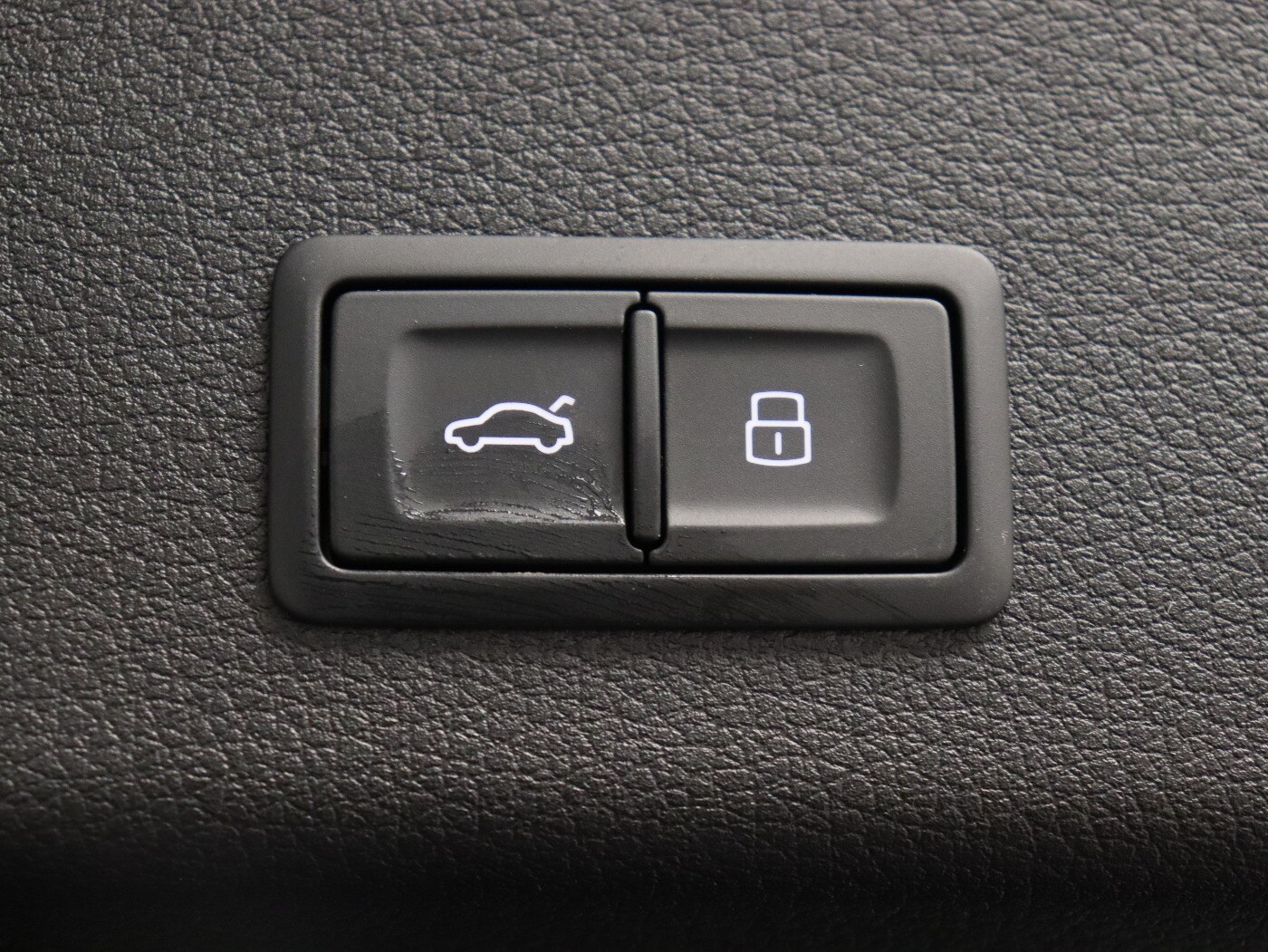 Image about Audi Q8 e-tron S line 55 e-tron quattro