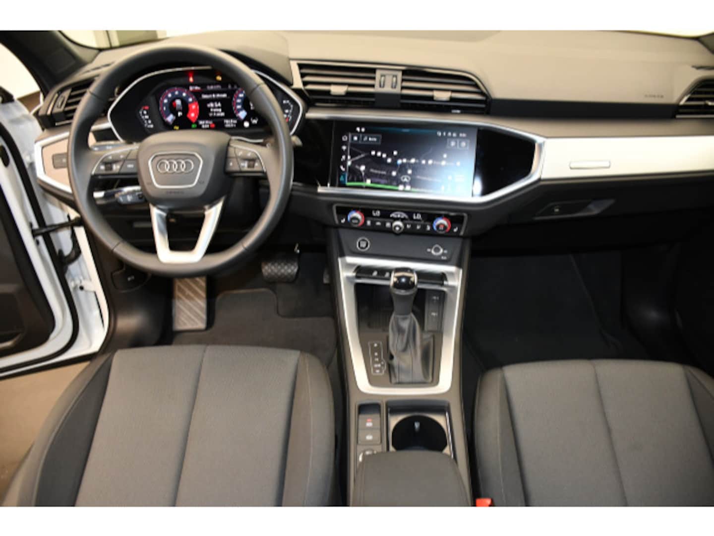 Bild über Audi Q3 advanced 35 TFSI S tronic - für weitere Informationen kontaktieren Sie den Audi Partner