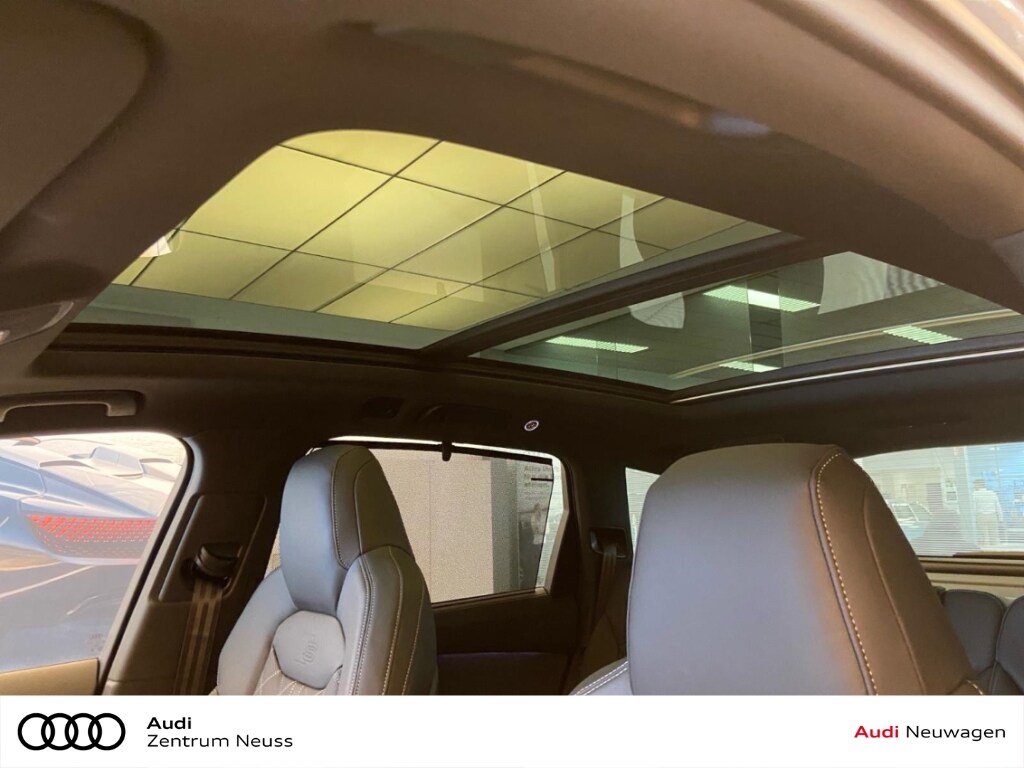 Image about Audi Q7 SUV TFSI e S line 55 TFSI e quattro tiptronic