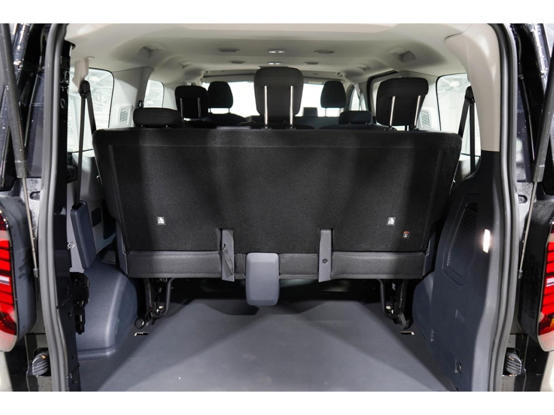 Volkswagen Transporter Kombi kurzer Radstand